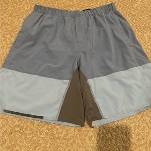 Lululemon short size large